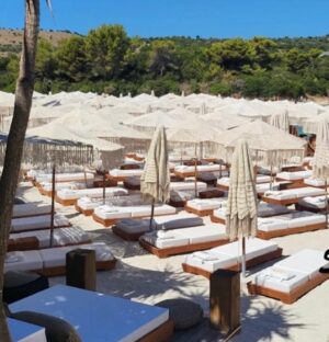 Ξαπλώστρα παραλίας ξύλινη Mylos 190x60x45cm μπεζ + καρυδί - KORY4589