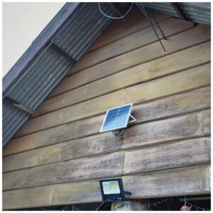 V-TAC LED Ηλιακός Προβολέας 200W 4200lm Μαύρος 120° 6000K Ψυχρό Λευκό 25000mAh 94027