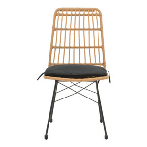 Καρέκλα Naoki pakoworld rattan σε φυσική απόχρωση με μαύρο μαξιλάρι και μεταλλικό μαύρο πόδι 45.5x59.5x89εκ