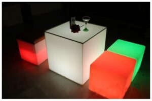 Φωτιστικό LED μπαταρίας V-TAC Εξωτερικού χώρου Kύβος 3W RGB 400x400 Επαναφορτιζόμενο 40241