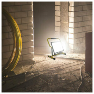 V-TAC Προβολέας LED SMD 100W 8200lm 100° IP65 Εργασίας με Βάση και Χερούλι Samsung Chip G2 Μαύρο/Κίτρινο Φυσικό Λευκό 2120124